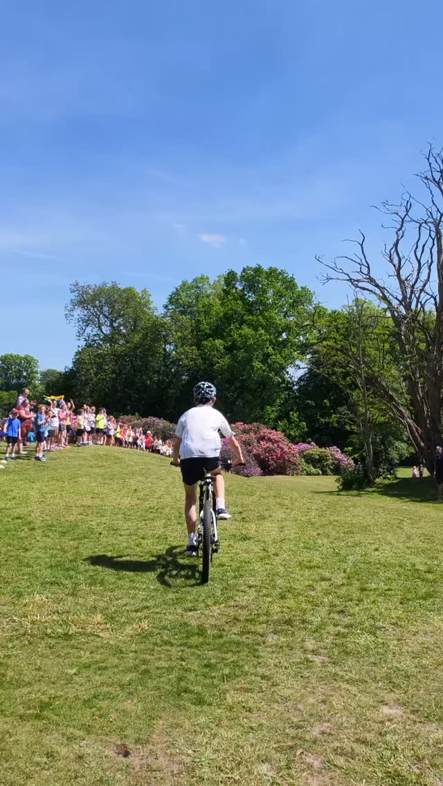 A brilliant afternoon of racing, teamwork, and encouragement at our Inter-House Mountain Biking Event!
Congratulations to everyone who took part and thank you to our enthusiastic supporters who lined the course. A wonderful way to round off the half term in the sunshine 🌞🚴 #brockmarl
