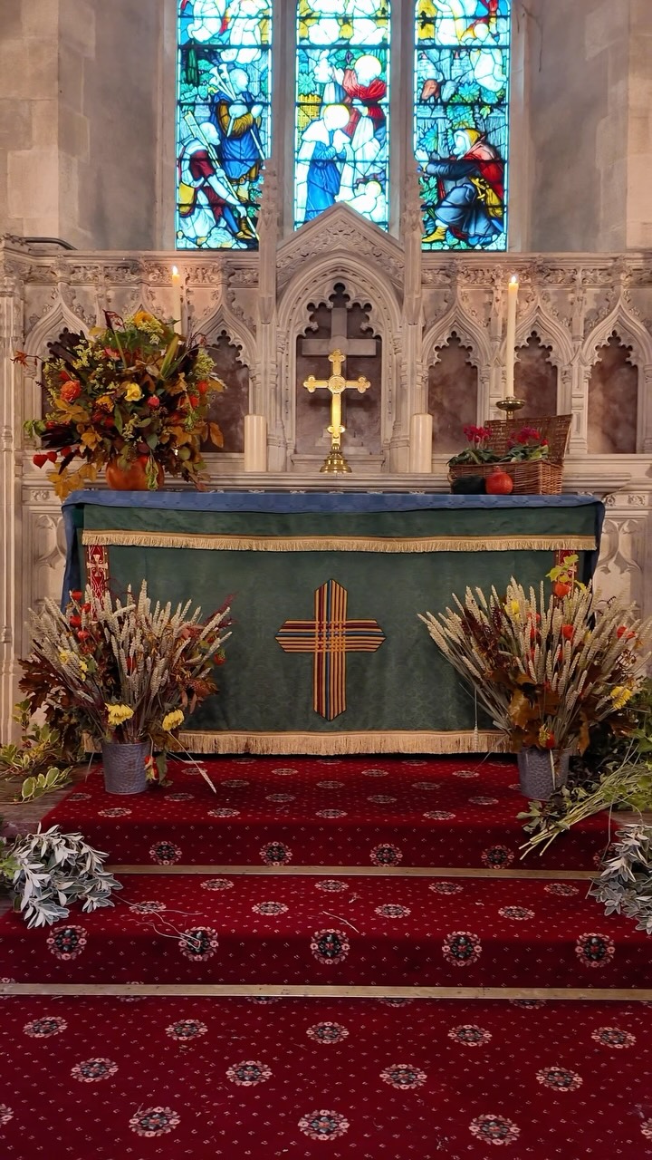 We were delighted to celebrate our Harvest Festival, giving thanks for the abundance of the season and the generosity of our school community. 🌾🍎

The children came together for a lovely service led by Mr Torrie, sharing their harvest fruits and vegetables and singing the traditional hymn All Things Bright and Beautiful. 🎶

A huge thank you to all our families for their kind donations, which will be collected by @homestartwestberkshire to support local families in our community. We are proud to play a part in such a meaningful cause. #brockmarl